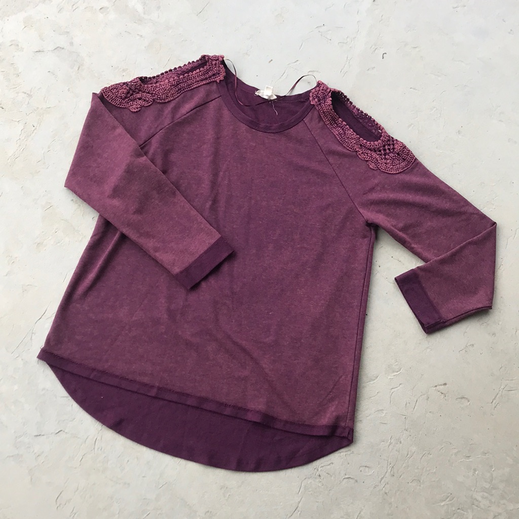 Oddy Maroon Sweatshirt With Crochet Cold Shoulder